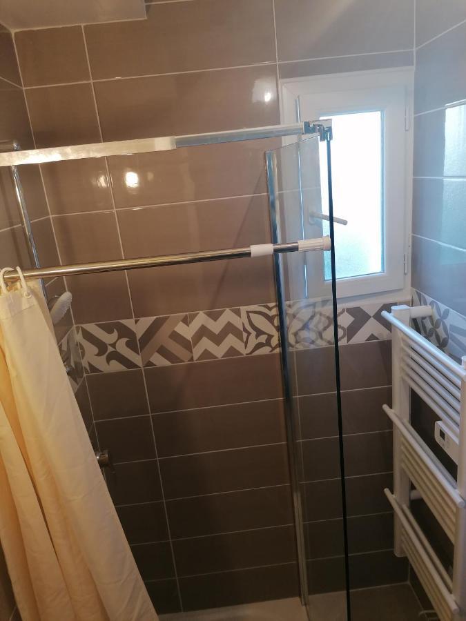 1 Chambre Pour 2 Personnes "Chez L'Habitant" Maison Possede Un Petit Chien Quincy-Voisins Eksteriør billede