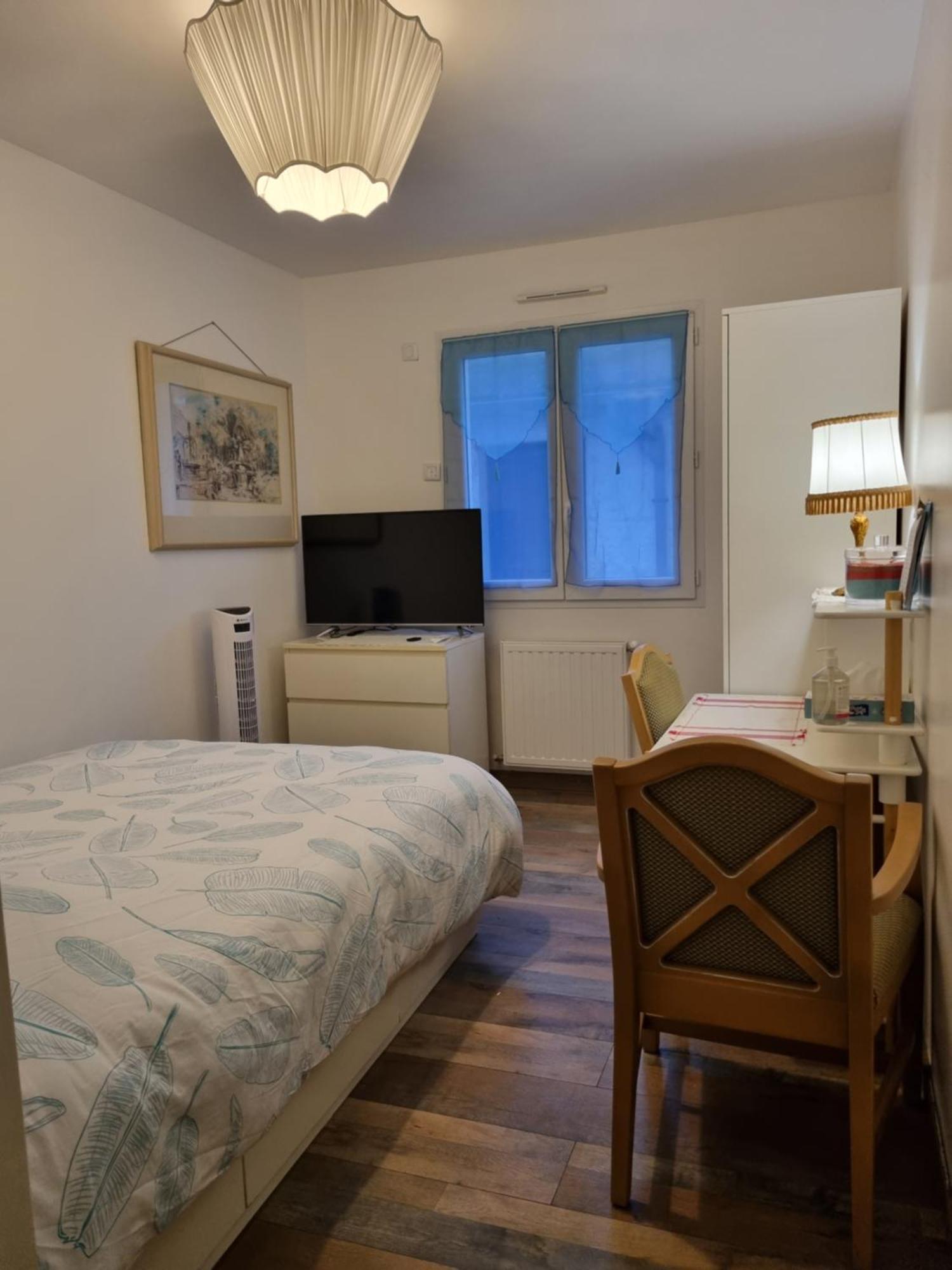 1 Chambre Pour 2 Personnes "Chez L'Habitant" Maison Possede Un Petit Chien Quincy-Voisins Eksteriør billede